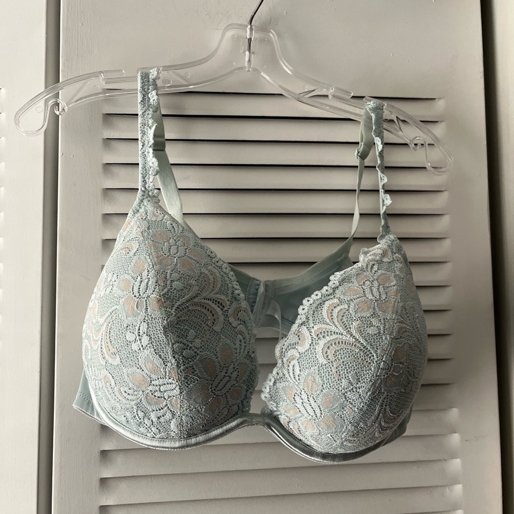 Cacique Lace Bra Size 42C in Soft light Blue UnderWire Cup